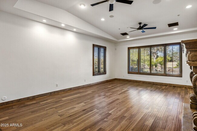 Building Photo - 9222 E Rimrock Dr