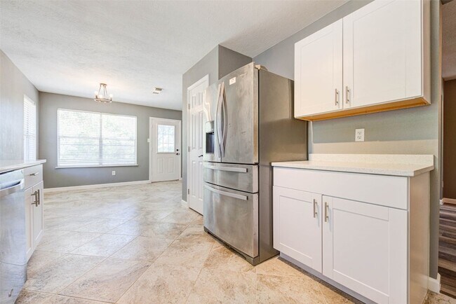 Building Photo - 17930 Seven Pines Dr