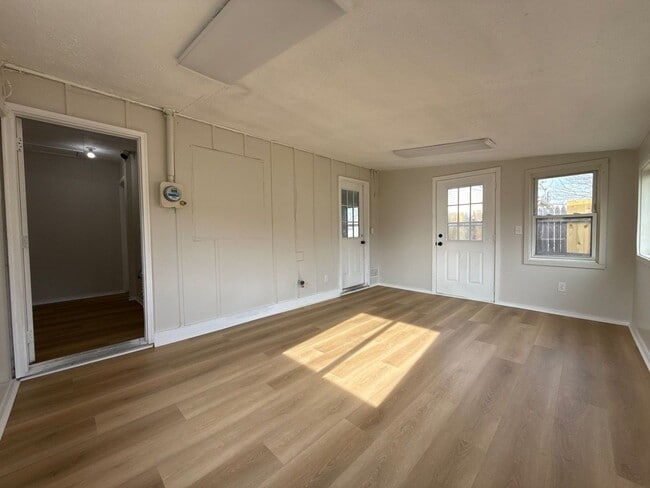 Building Photo - Beautifully Updated 3BR Home w/ Fenced Yard & 2-Car Garage