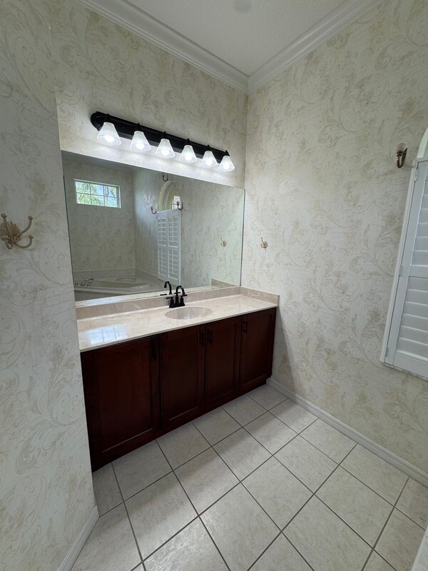 Building Photo - 10084 Cherry Hills Ave Cir