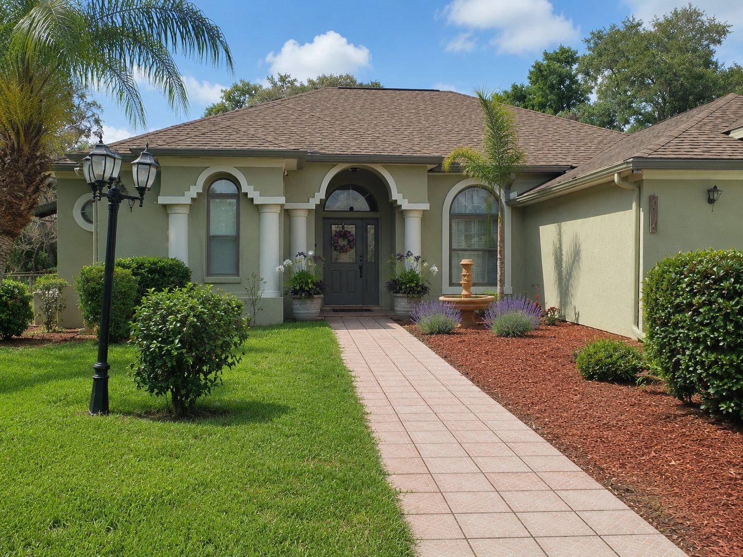 Building Photo - 2104 Heritage Crest Dr