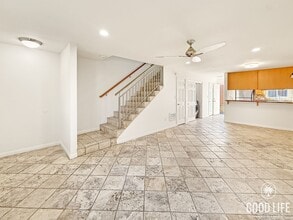 Building Photo - Updated 2BR/1.5BA Condo in Spring Valley Available Now!