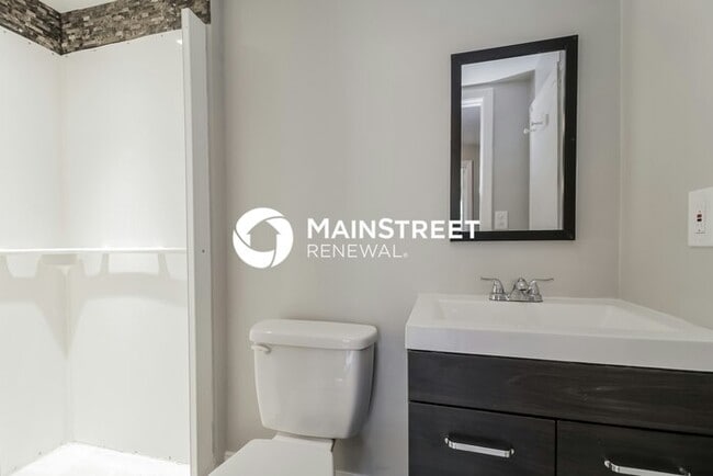 Building Photo - 4 Bedroom Pet-Friendly Home in Orlando, FL with Main Street Renewal