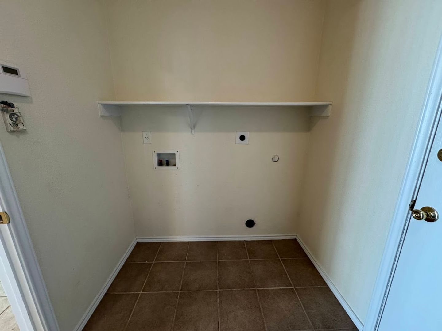Building Photo - 217 Tepee Dr