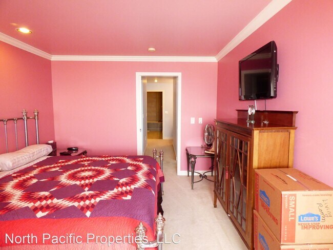 Building Photo - 2 br, 2 bath House - 601 West Mercer Place...