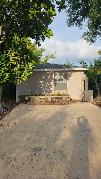Building Photo - 5655 1st Ave N