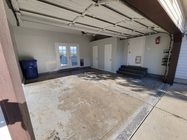 Building Photo - Newly Renovated 3 Bed 2 Bath Home in Kearns!!!