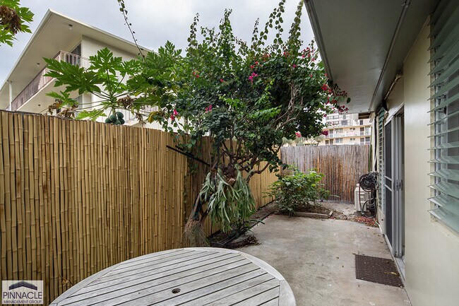 Building Photo - 909 Kahuna Ln