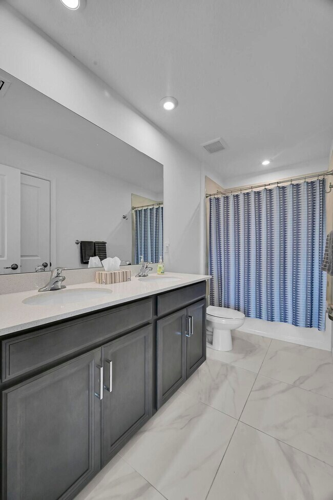 Building Photo - 14119 SW Safi Ter