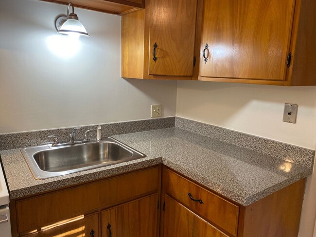 Building Photo - Andover, CT- One bedroom one bath apt in a...