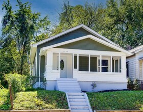 Building Photo - LEASING SPECIAL MOVE IN BY 1/1/2026 ** 1/2 price Security Deposit and 2nd month free