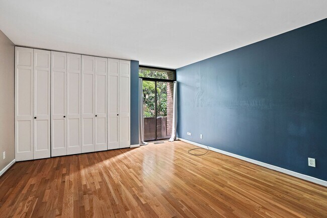Building Photo - 1285 Delaware Ave SW