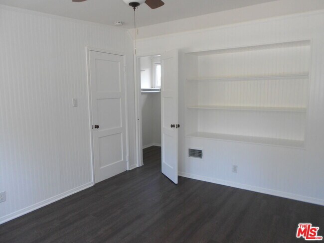 Building Photo - 9139 W 25th St