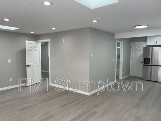 Building Photo - 5415 SE 86th Ave