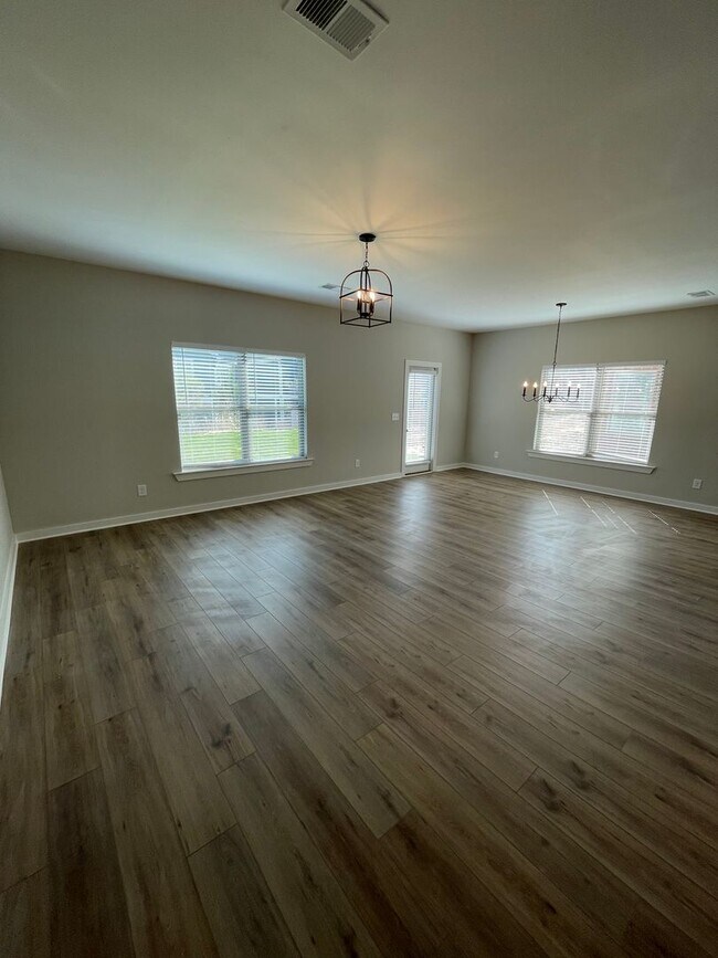 Building Photo - 282 Shiloh Creek Dr