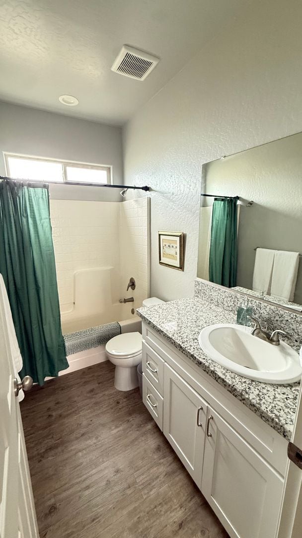 Building Photo - Fully Furnished Short or Long Term Modern Home