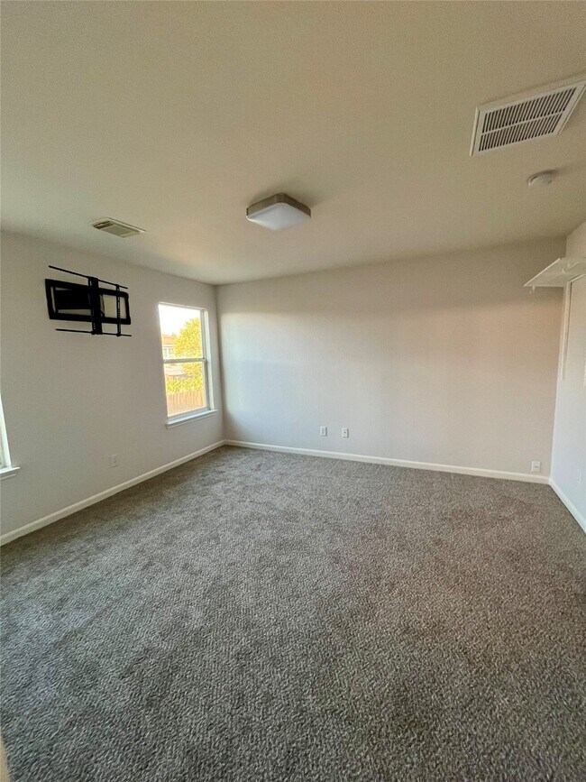 Building Photo - 2655 Skyview Shadows Ct