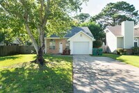 Building Photo - "Charming 3-Bed Oasis in Shalimar with 2 F...