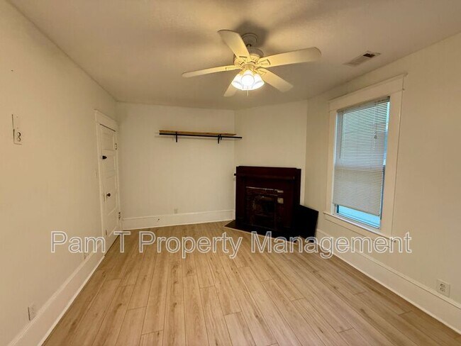 Building Photo - 611 W 44th St