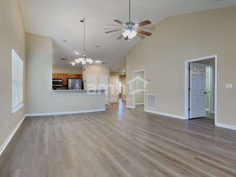 Building Photo - 10429 Kentwell Rd