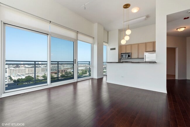 Building Photo - 757 N Orleans St