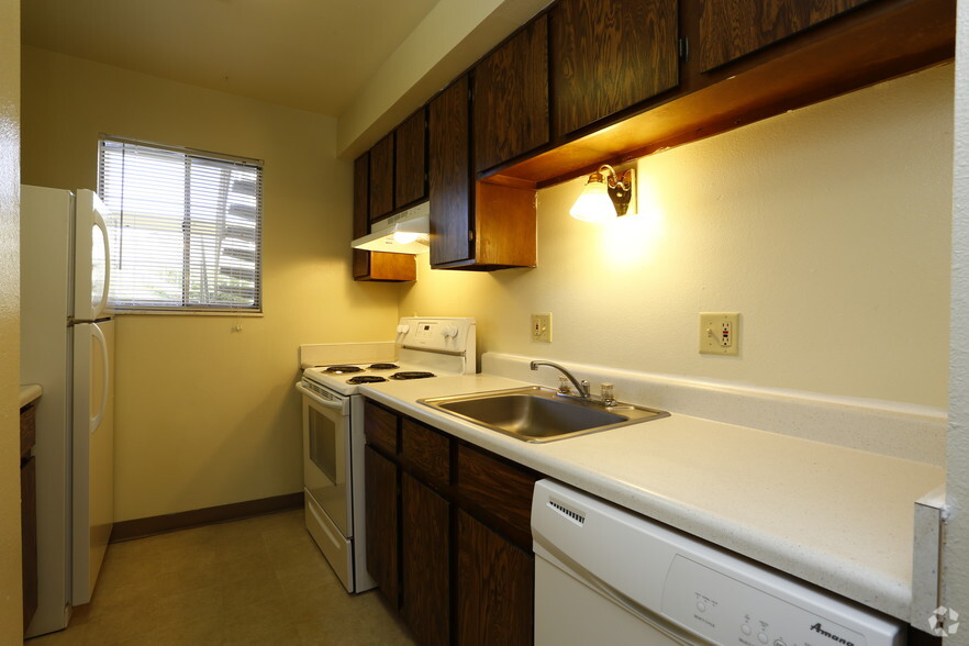 Kitchen - Brookview Apartments