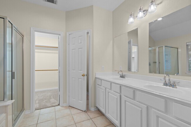 Building Photo - 142 W Burberry Cir