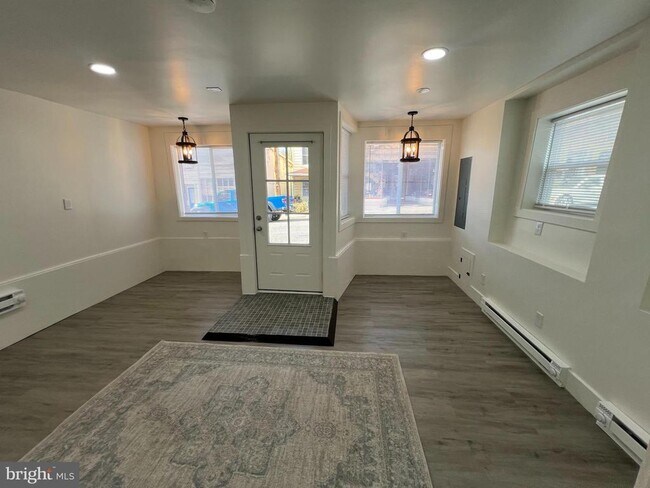 Building Photo - 328 Virginia Ave