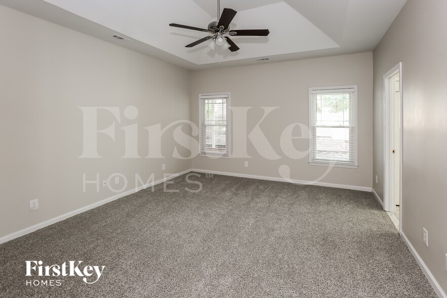 Building Photo - 6509 Mimosa St