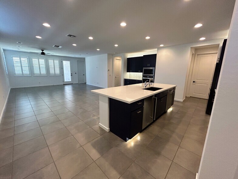 Building Photo - 21357 E Macaw Dr