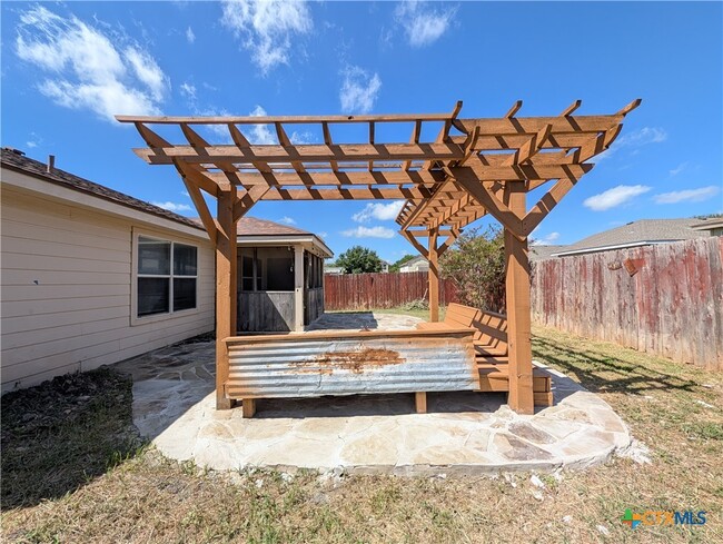 Building Photo - 268 Goliad Dr