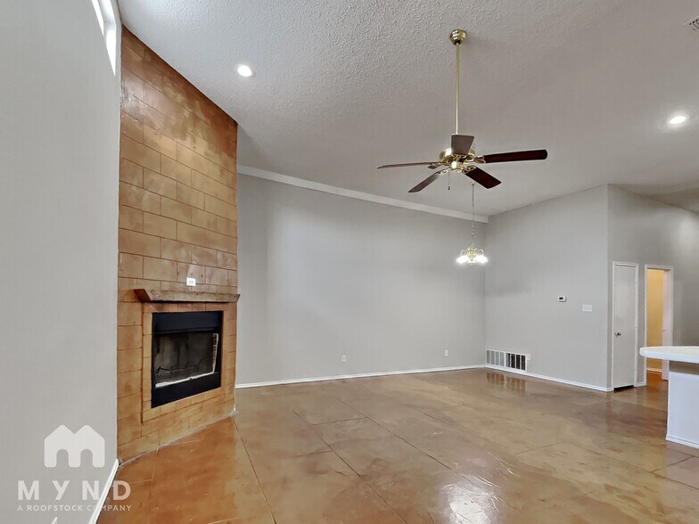 Building Photo - 5012 27th St