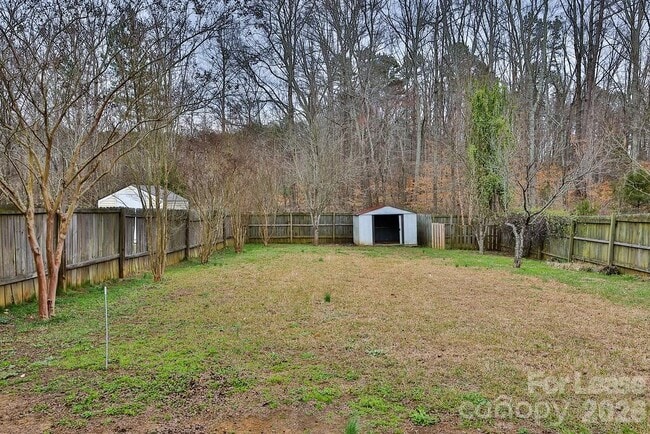 Building Photo - 8946 Chalkstone Rd
