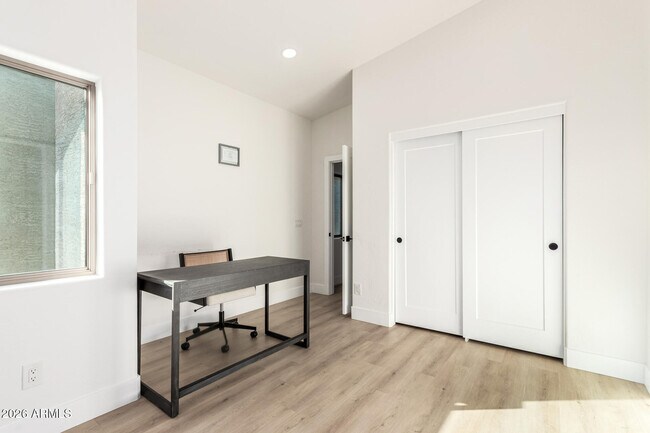 Building Photo - 3034 N 39th St