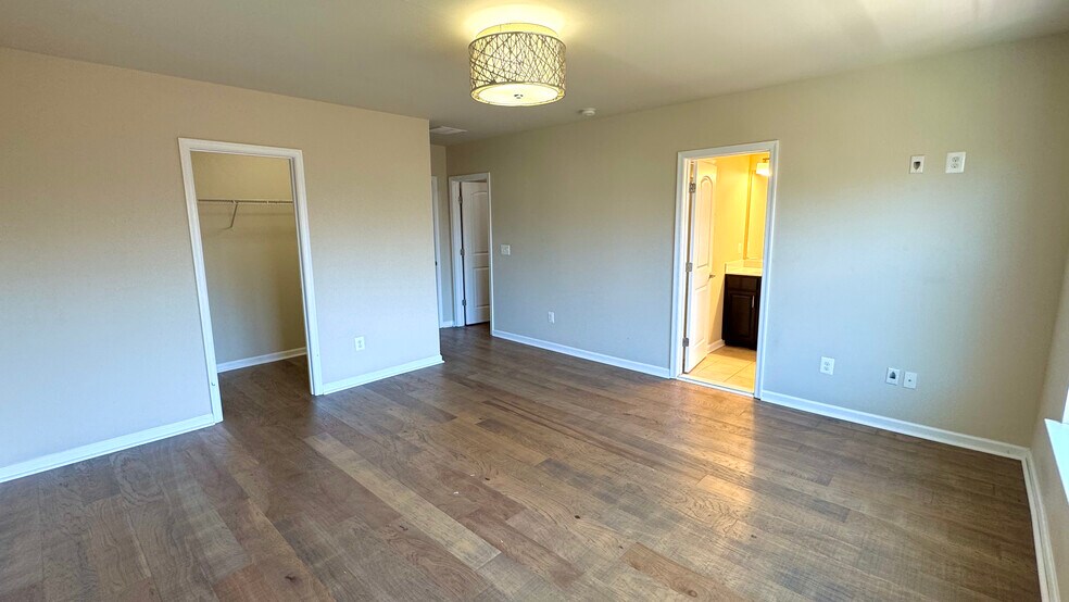 Building Photo - 25351 Wakestone Park Ter