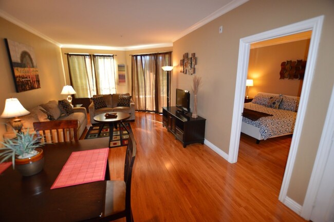 Building Photo - Meridian Furnished 1 Bed | 1 Bath Meridian...