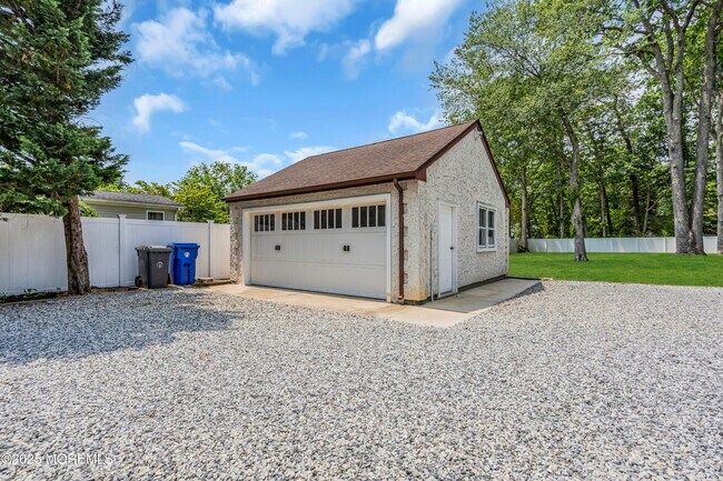 Building Photo - 1280 Whitesville Rd