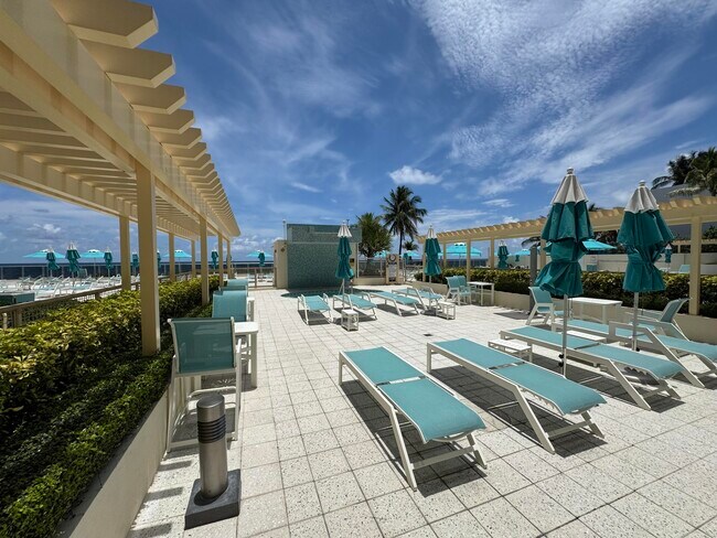 Building Photo - 2501 S Ocean Dr