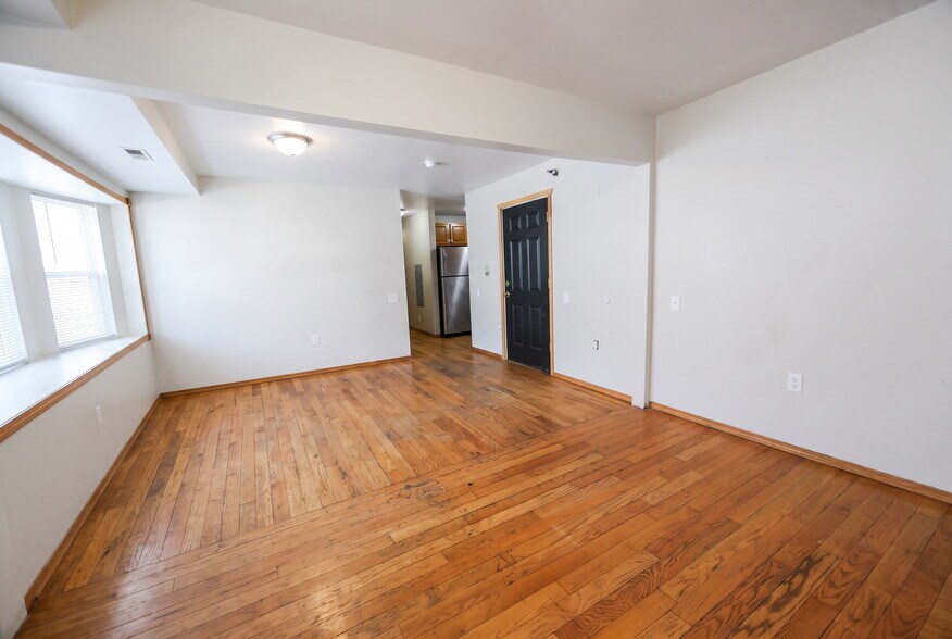 Building Photo - 520 W Mifflin St