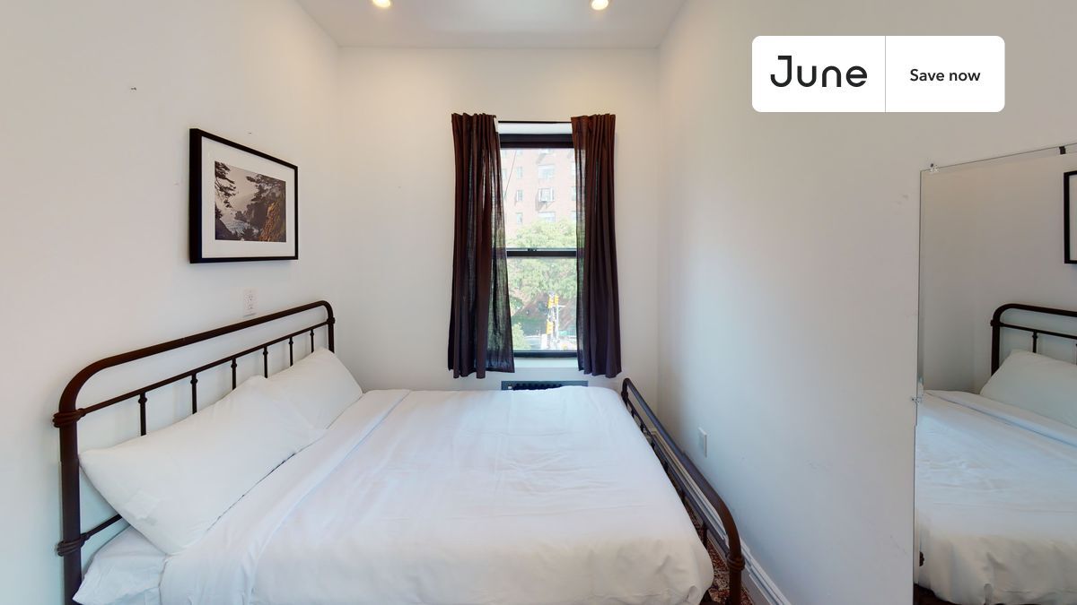 Building Photo - 345 E 21st St