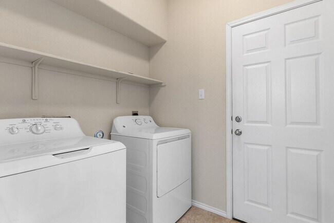 Building Photo - 4905 Ledgestone Trail