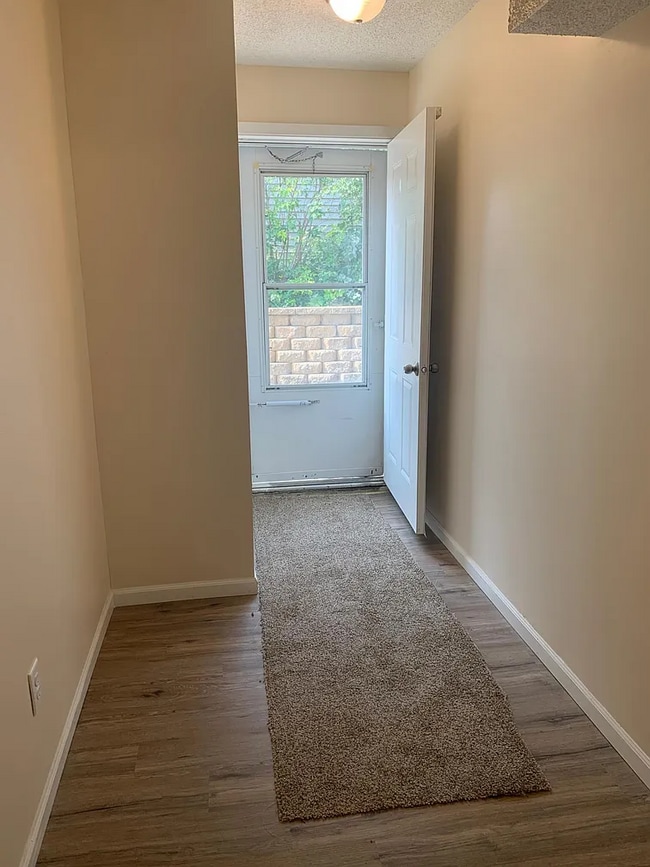 Building Photo - 723 Conway St