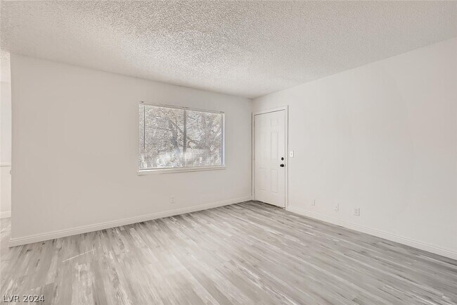 Building Photo - 4364 Tara Ave
