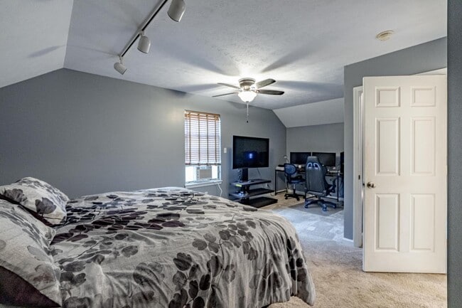 Building Photo - 511 Henry St