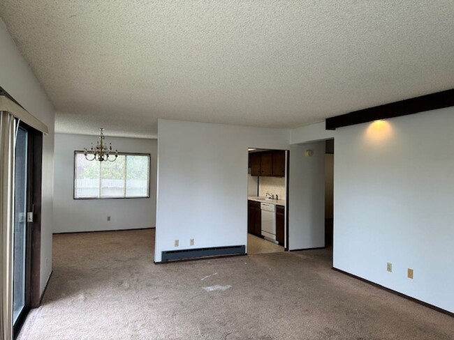 Building Photo - Spacious 2 Bedroom Ballard Apartment close...