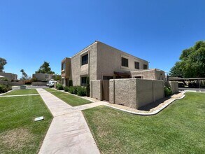 Building Photo - UPDATED 2 story townhome FOR RENT  **SAVE ...