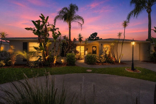 Building Photo - 7240 Westwind Dr
