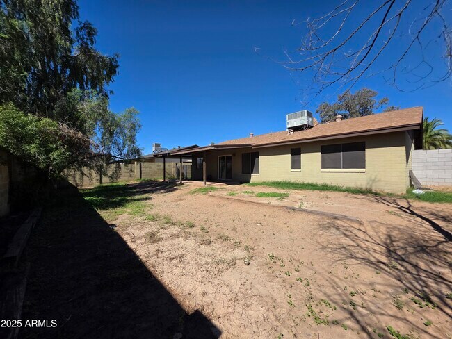 Building Photo - 6037 W Zoe Ella Way