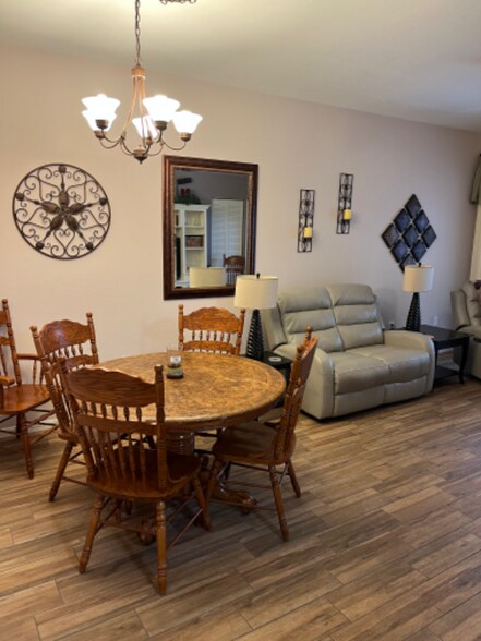 Building Photo - 15433 Bellamar Cir