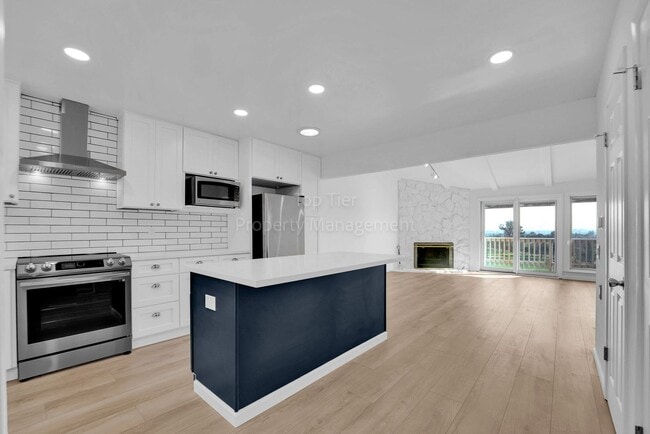 Building Photo - Lovely 2 bed/2.5 bath/ 1472 sqft two story home with Golf Course views! Available September 15th ...
